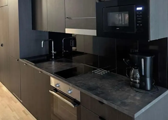 Henniina V Madetojanaukio - Free Parking * Oulu